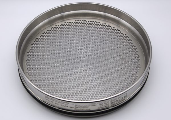 Test Sieve ⌀ 200 mm, Round Apertures 6.5/64 in. / 2.58 mm